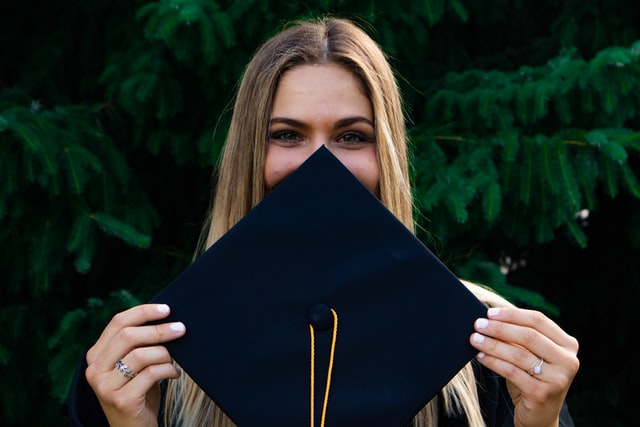 Selfie with your diploma increases risk of fake diplomas